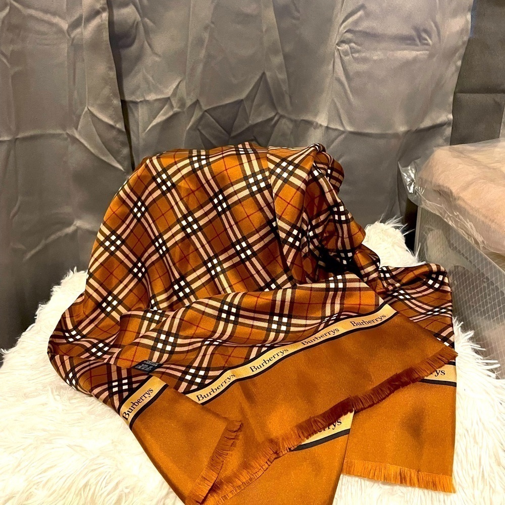 Burberrys silk scarf - Picture 1 of 6